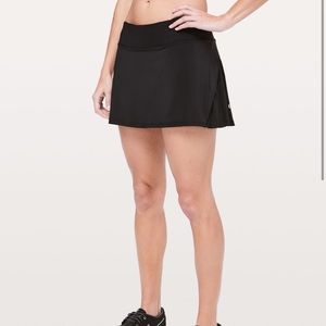 Size 2 Lululemon Play Off The Pleats Mid-Rise Tennis Skirt in Black